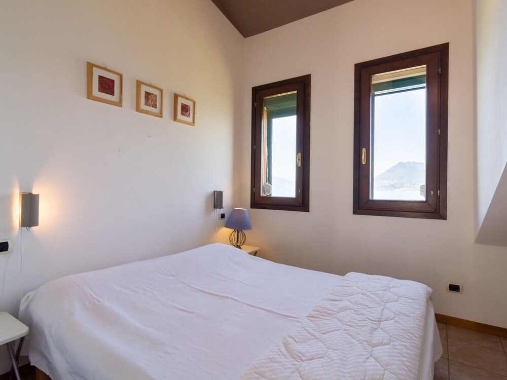 Holiday Home by Lake Maggiore With Pool view 4