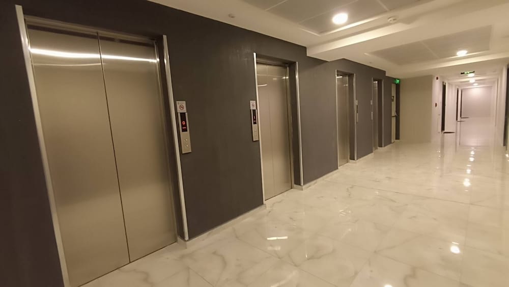 Deluxe Two Bedroom Condo & Pool on 5th Floor