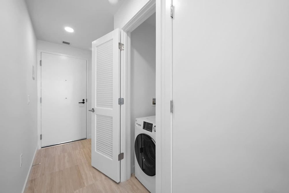 NOK Fantastic 1 BR Den in Miami