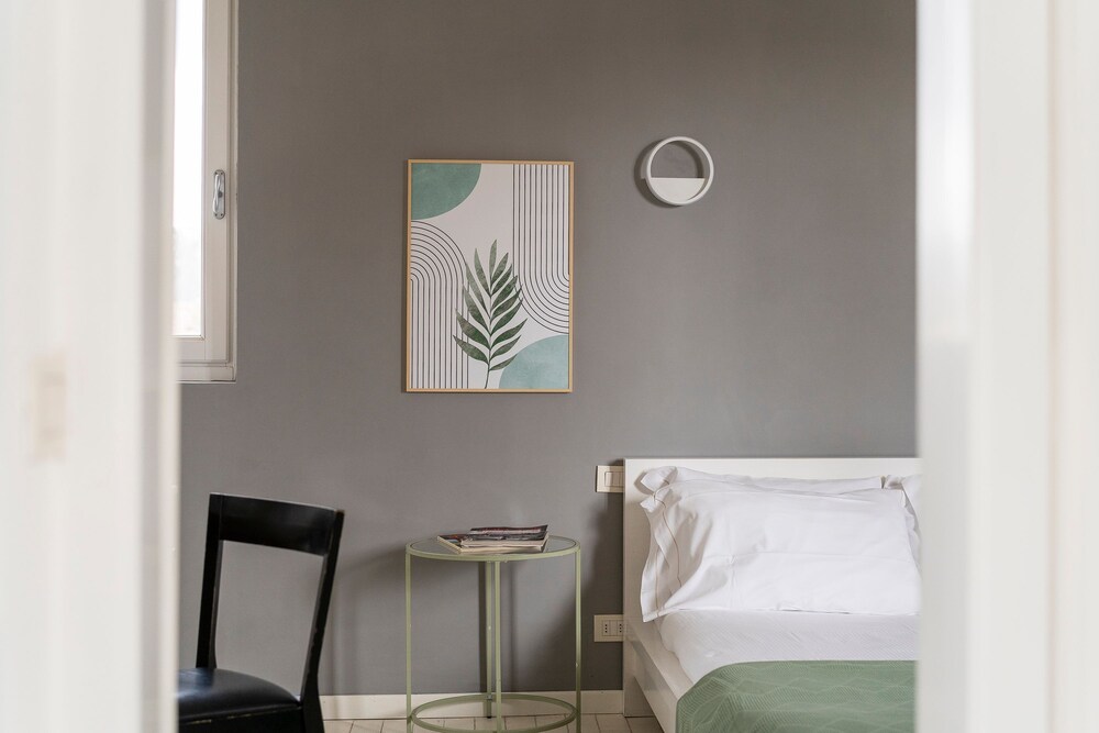 Laura 10 in Firenze With 1 Bedrooms and 1 Bathrooms