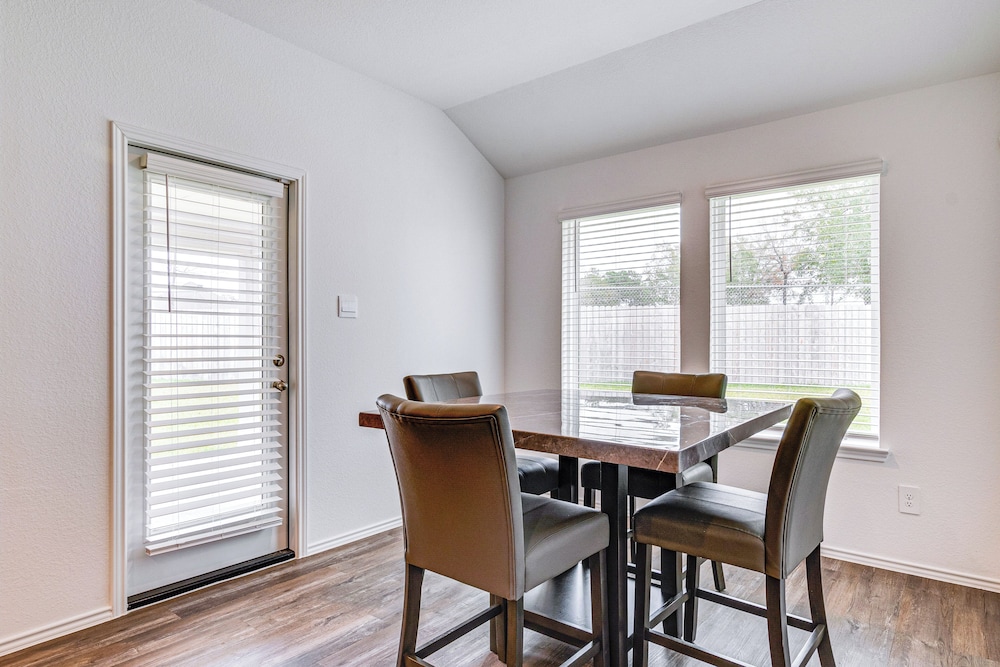 2 Mi to Palms Marina: Family Home w/ Fenced Yard!