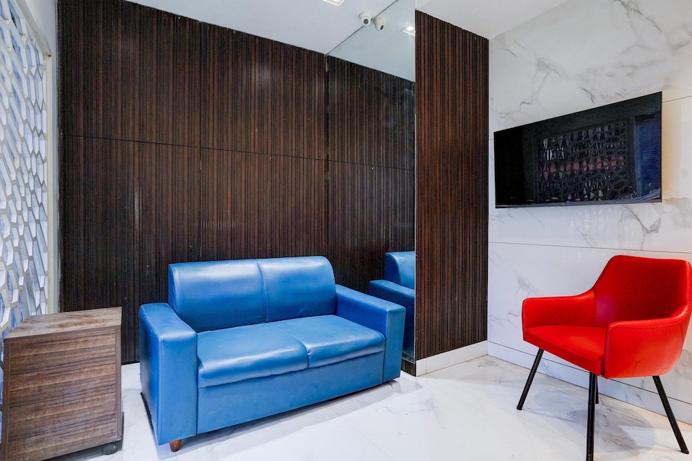 Comfy Stays at Lokhandwala Andheri West
