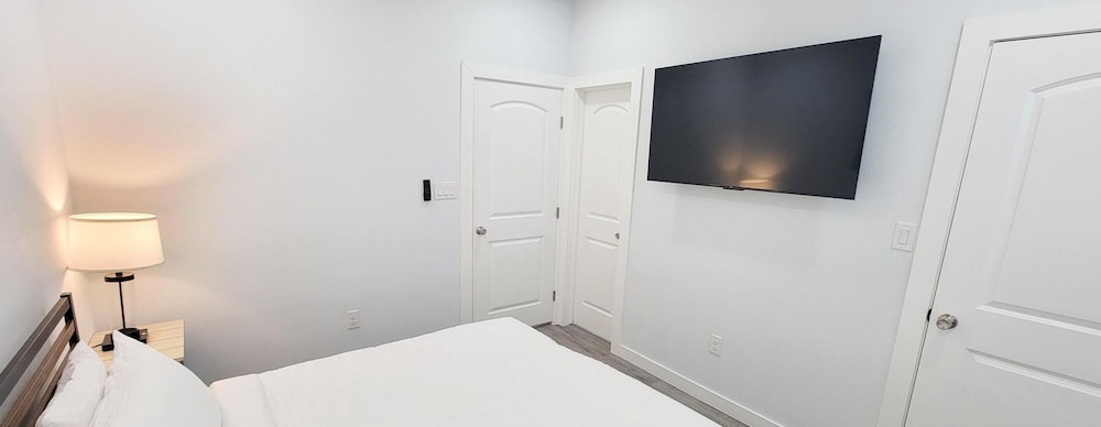 Villas De Laguna 2 3 Bedroom Townhouse