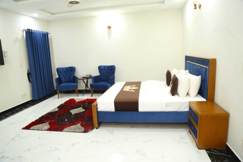 Executive Grand Royal