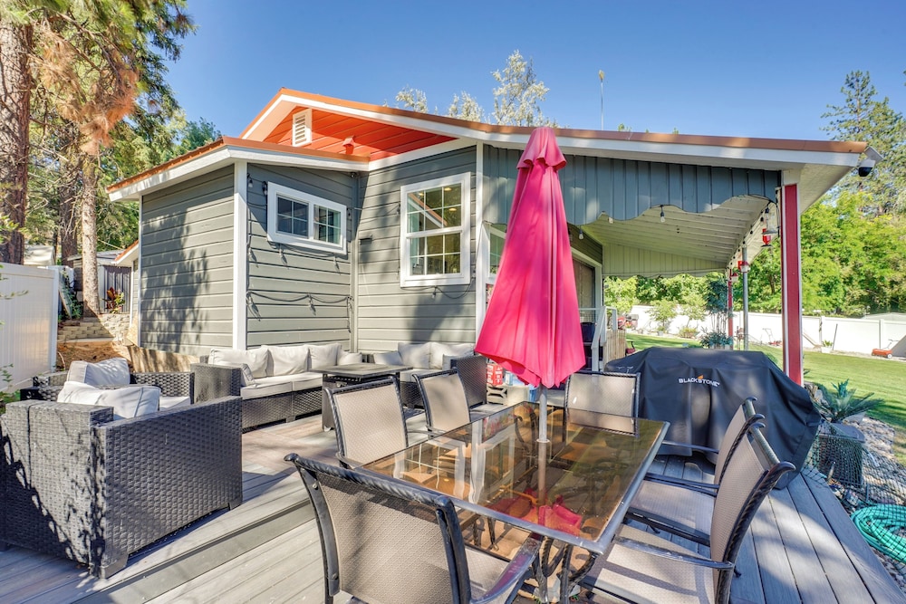 Waterfront Deck w/ Fire Pit: Lake Spokane Gem!