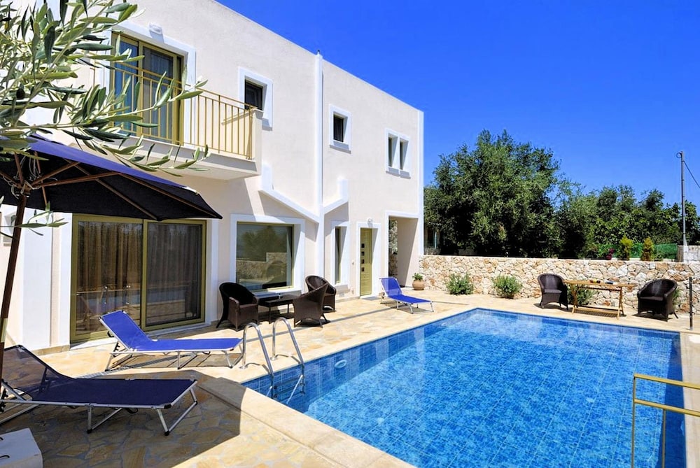 Villa Pinelopi With 2 Bedrooms and 3 Bathrooms view 2