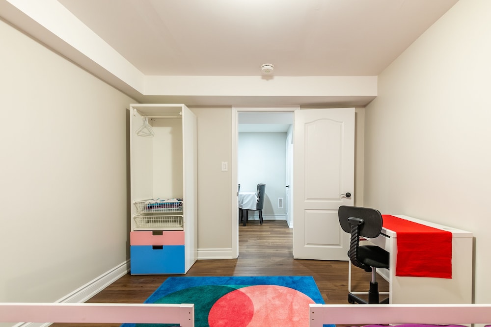 GLOBALSTAY. Modern Family Basement in Mississauga view 3