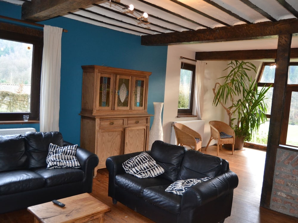 Well Kept Gite, Short Distance From the River and Forest view 4