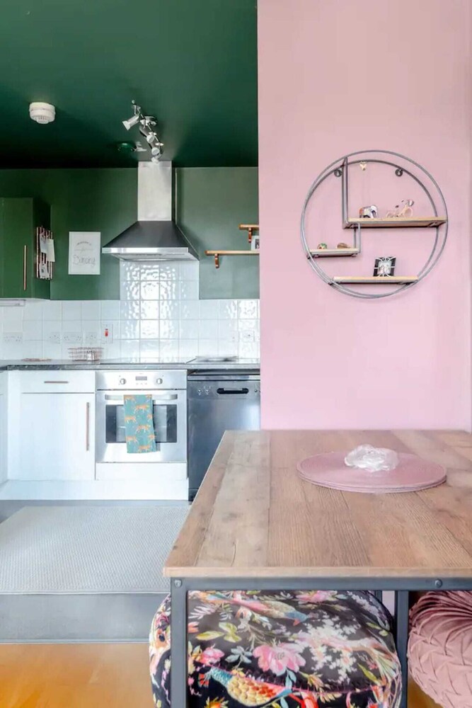 Stunning & Chic 1 Bedroom Flat - Plaistow!