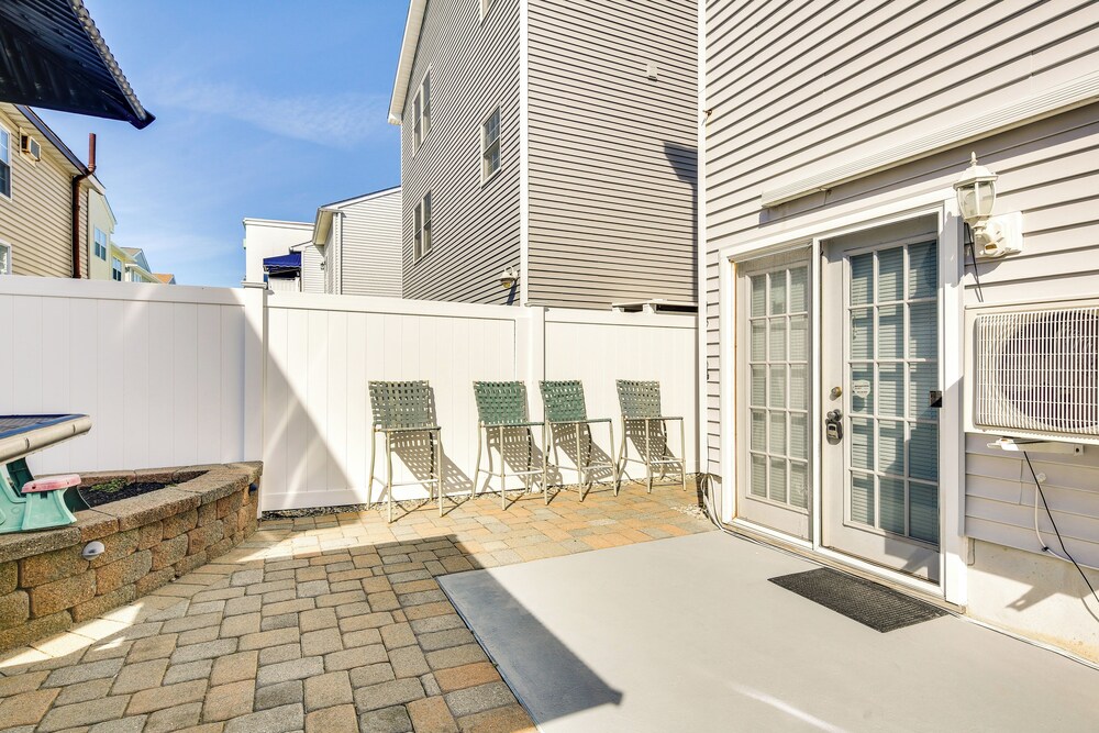 Half-mi to Wildwood Boardwalk: Family-friendly Apt