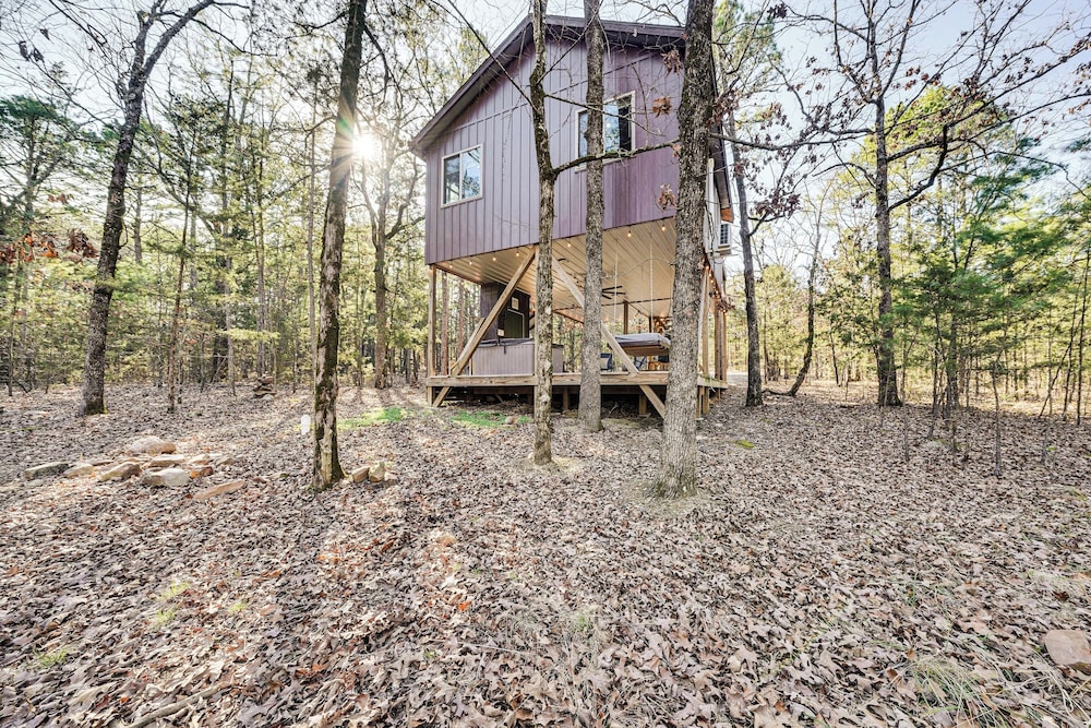 'bluebird Treehouse' Near Kiamichi Mtns w/ Hot Tub