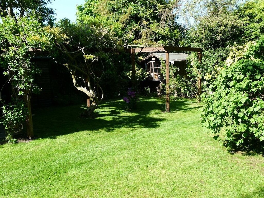 outdoor bbq area