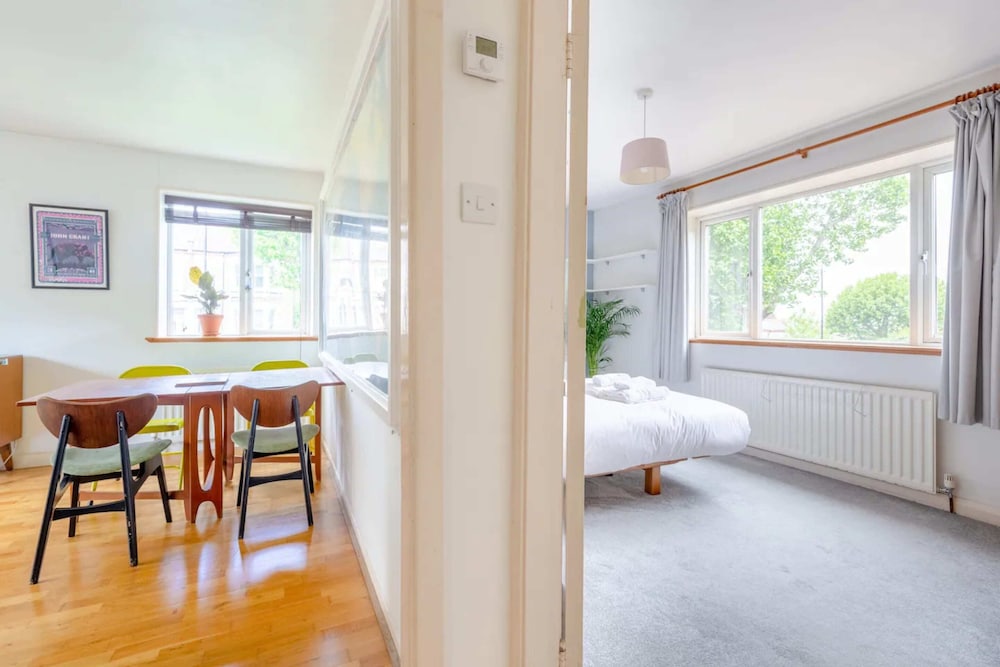 Cosy 2BD Flat - New Cross