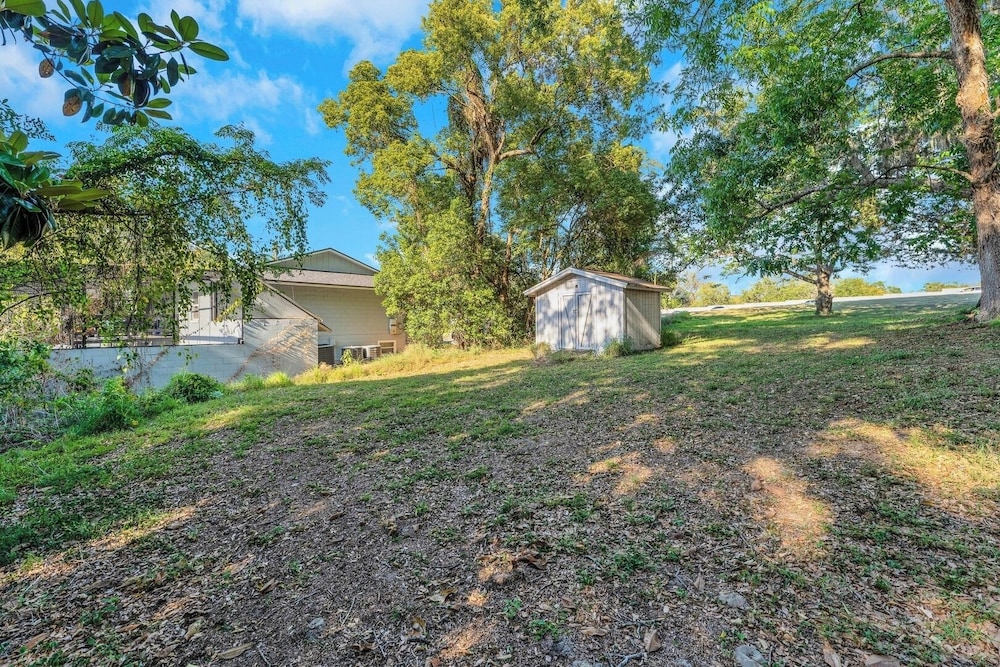 Modern Family Retreat Near Orlando Attractions