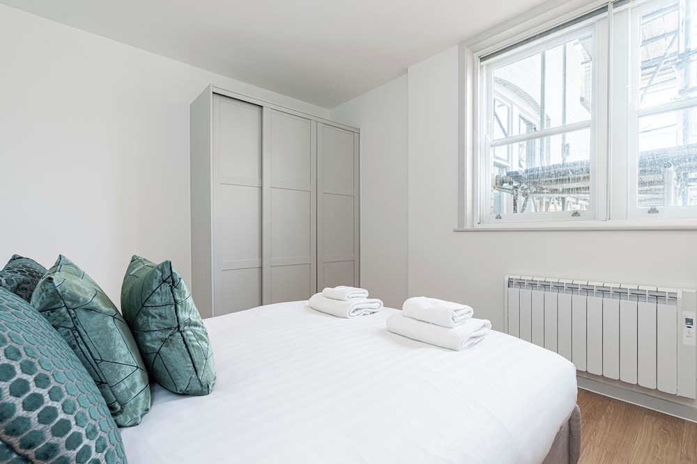 JOIVY Stylish 1 bed flats in Soho