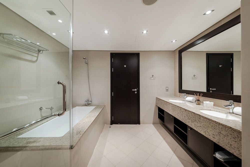 Exotic Apartments at Royal Amwaj