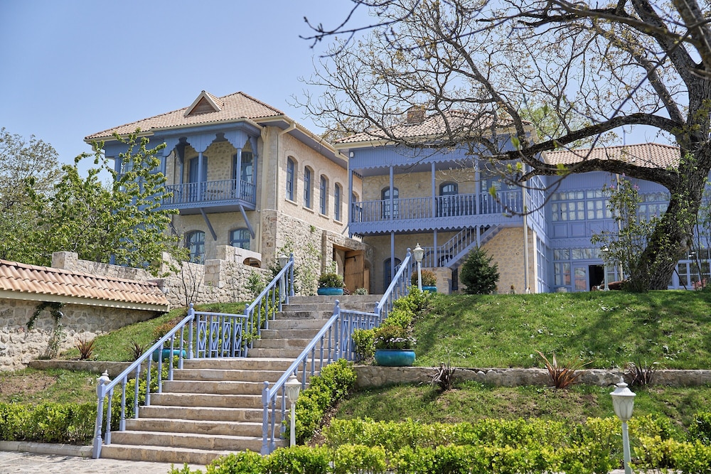 Yasemen Hotel