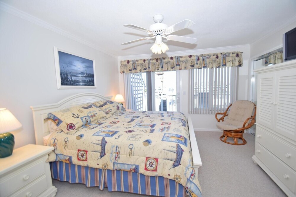 Harbour Island 45g 2 Bedroom Townhouse by RedAwning view 4