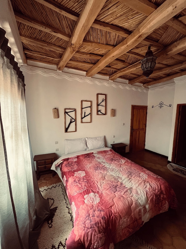 Hiking nomads guesthouse
