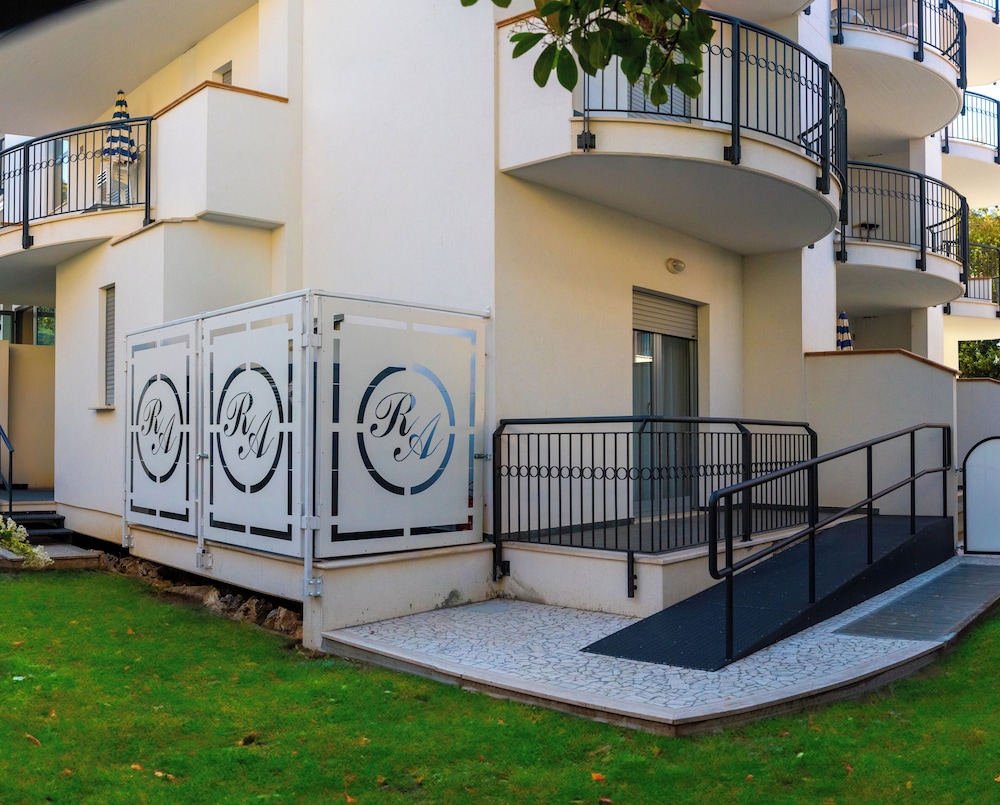 Altamira Residence
