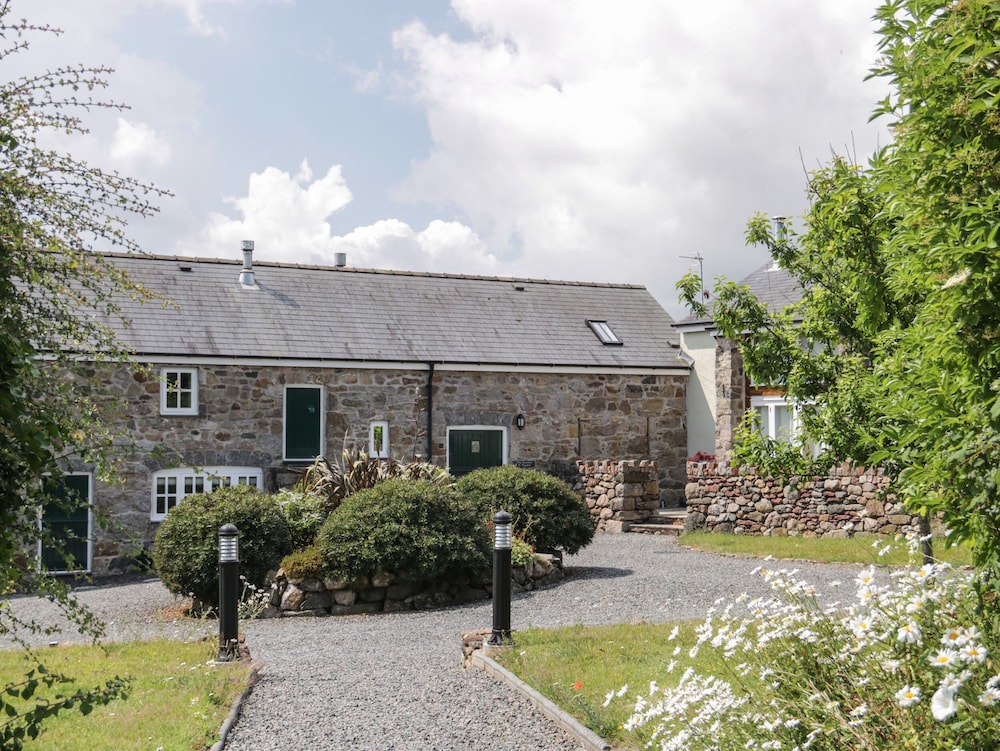 No 2 The Stables