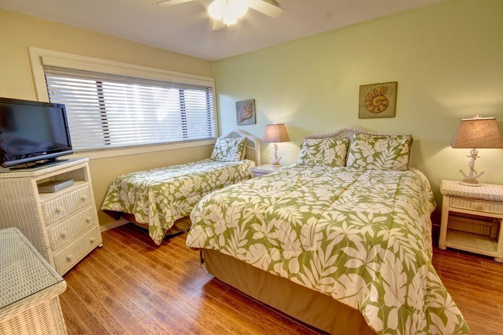 Hibiscus C102 [2/2] Free Activities! & Oceanview Wifi 3 Pools view 4