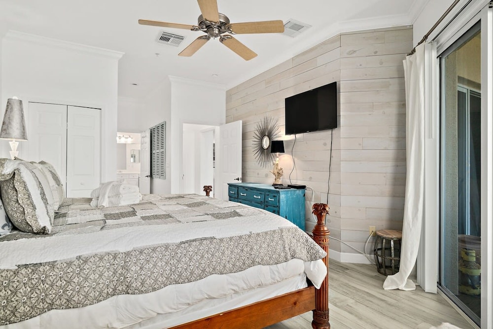 New Luxury Ocean Front 3 Bedroom 2 Bath Condo Sleeps 8 Cinnamon Beach Resort