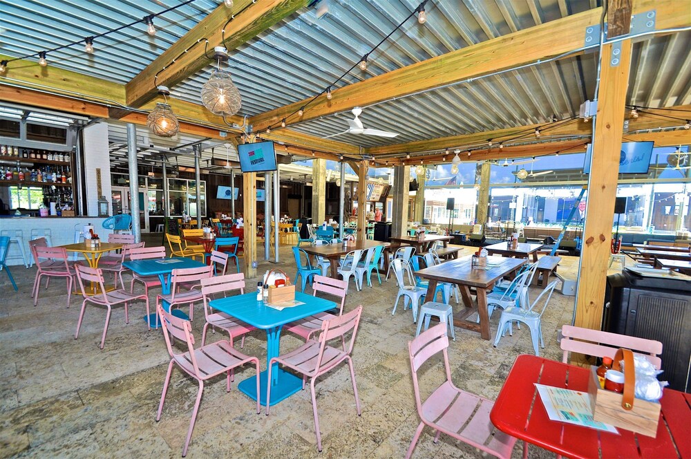 Beach Retreat 3 Bedroom Condo By Coastal Dreamin