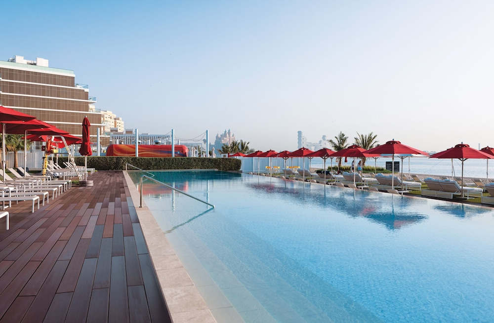 Th8 Palm Dubai Beach Resort, Vignette Collection by IHG