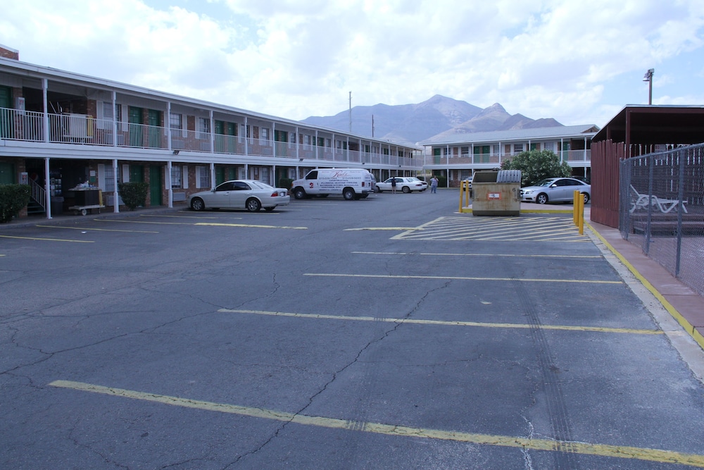 SuperLodge Motel