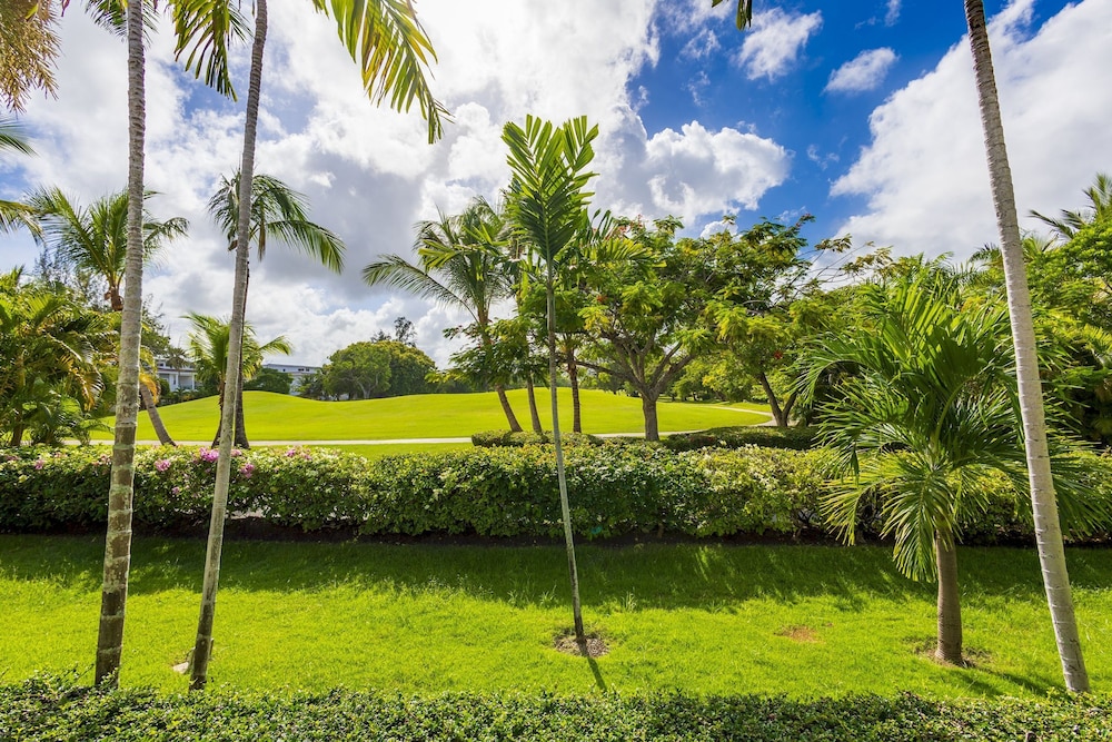 Villa Desiree 5BR Cocotal Luxury Villa Pool Maid