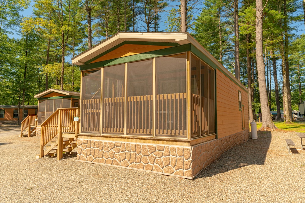 Sun Retreats Adirondack Gateway
