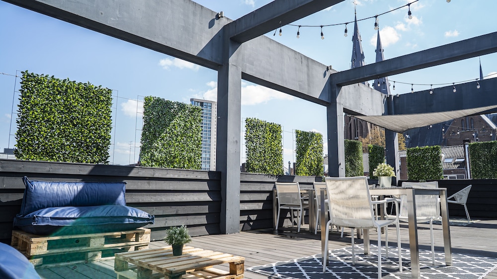 Hotel Glow - Image 1