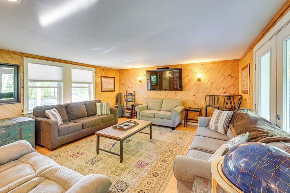 1 Mi to Acadia National Park: Spacious Retreat!