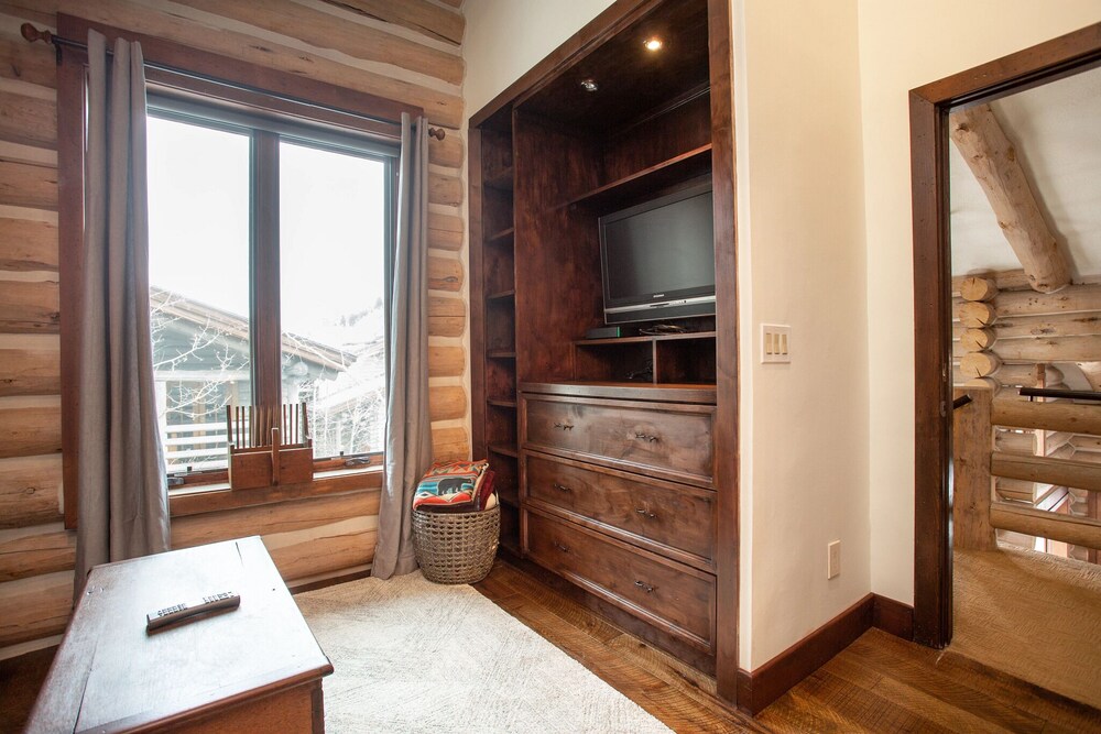 Pine Inn at Trail's End Lodge - Three Bedroom Residence with Den and Spa #5 3 Condo