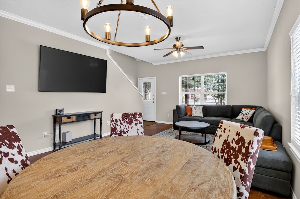 Game Day Getaway Near Texas A&m 4 Bedroom Home