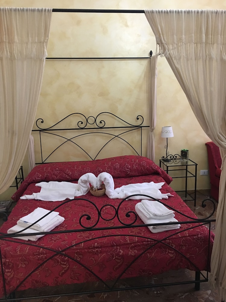 Damiani & Sister Guest House