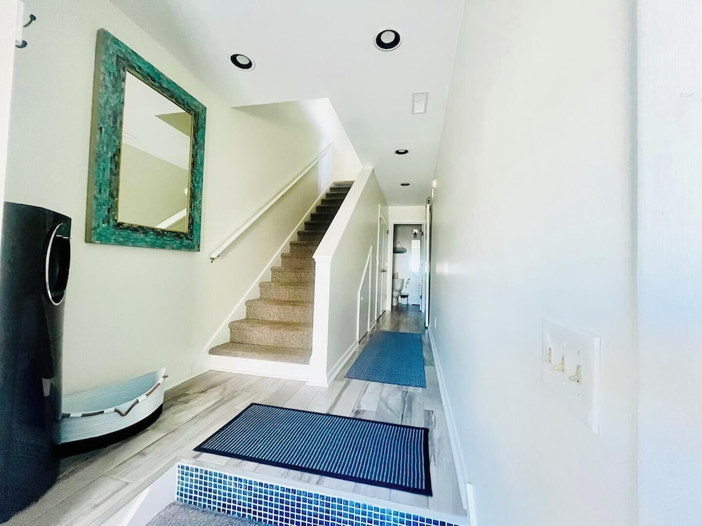 Rodney Avenue 107d
