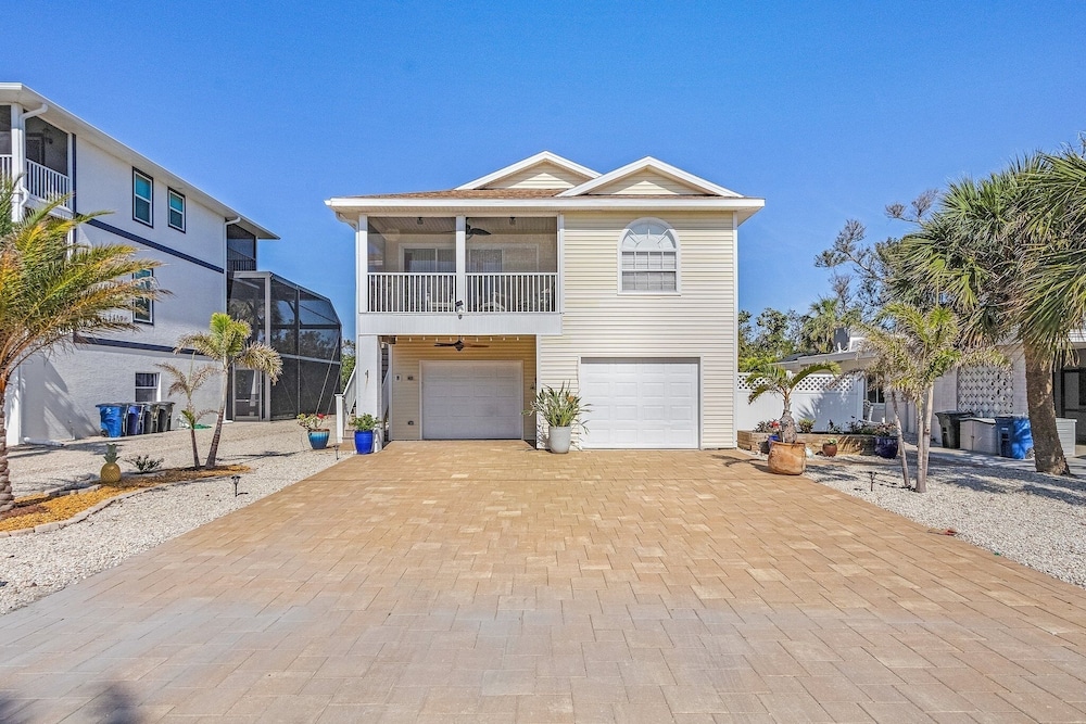 401 Pet-friendly, Pirate's Cove Retreat 3 Bedroom Home