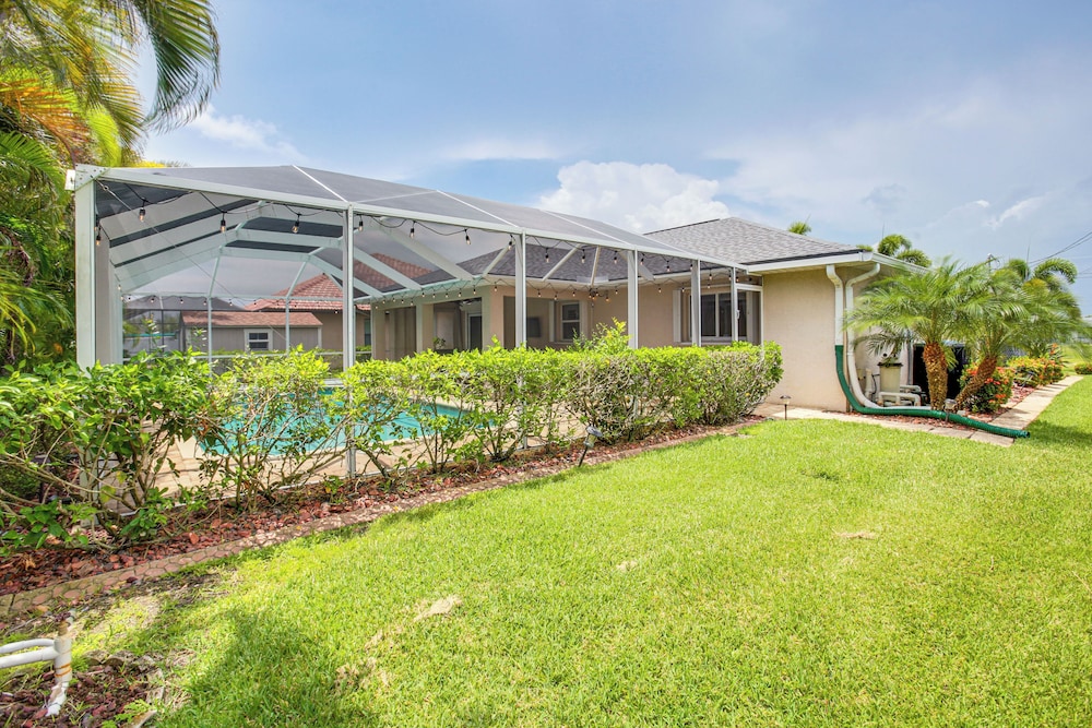 Game Room & Hot Tub: Easy Cape Coral Adventures