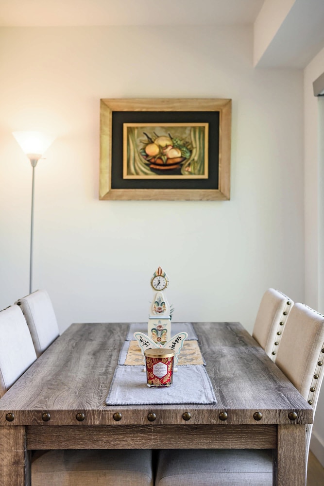 Cozy & Stylish Home Spacious, Fully Equipped Stay