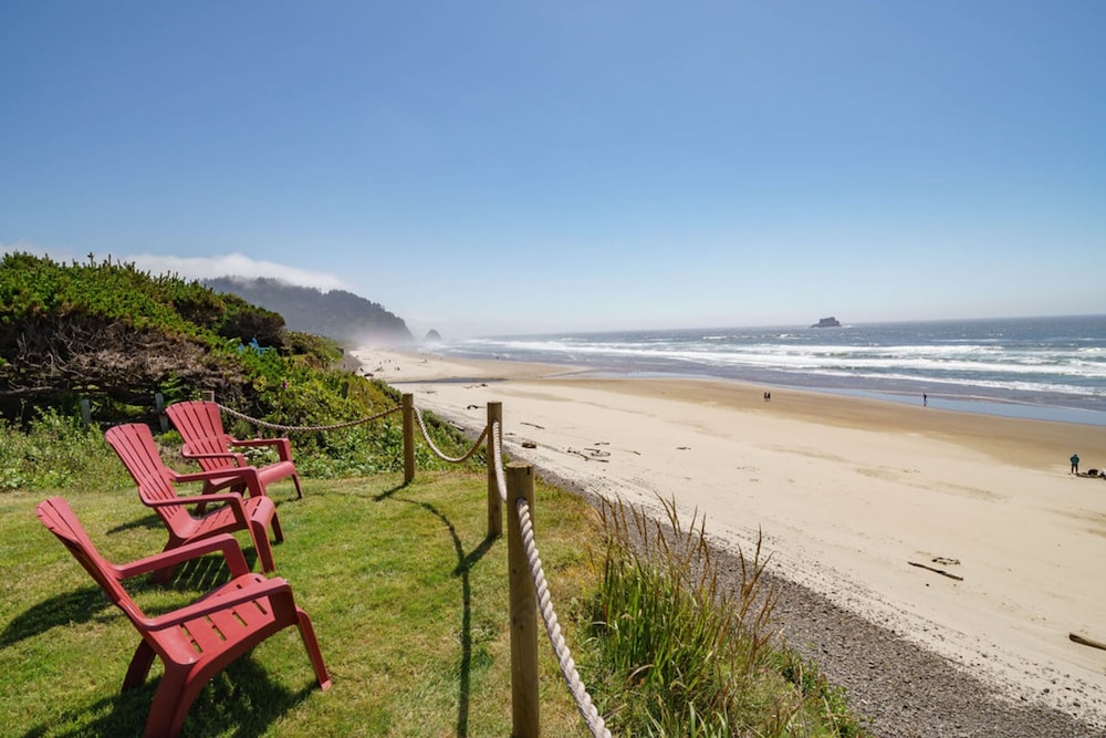 The Pilot House by Avantstay Stunning Home Right On Arch Cape Beach