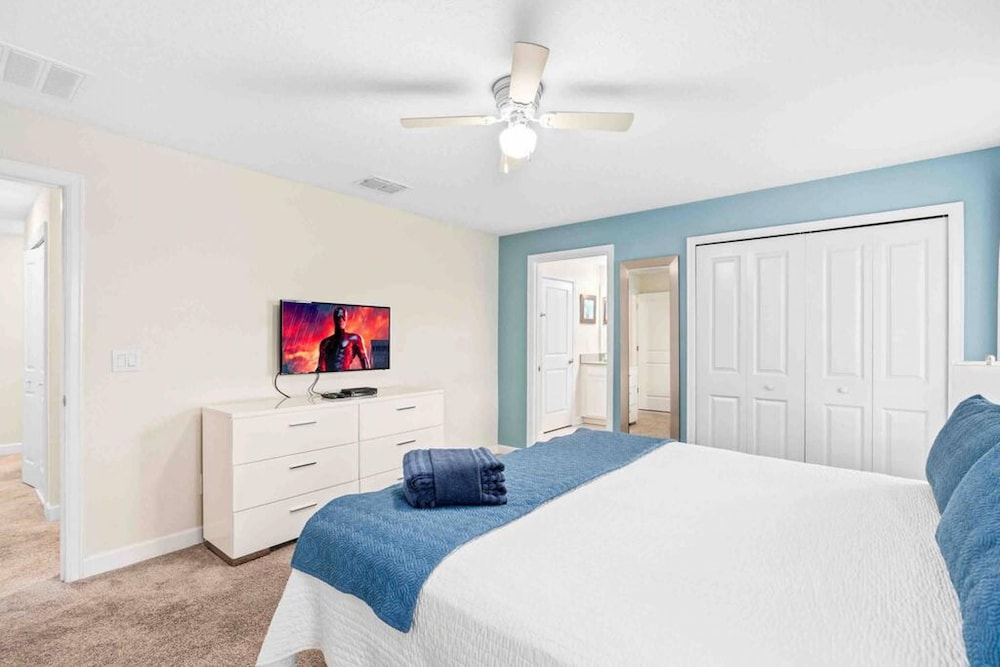 Super Dope- FUN Electric Home W Pool Amenities