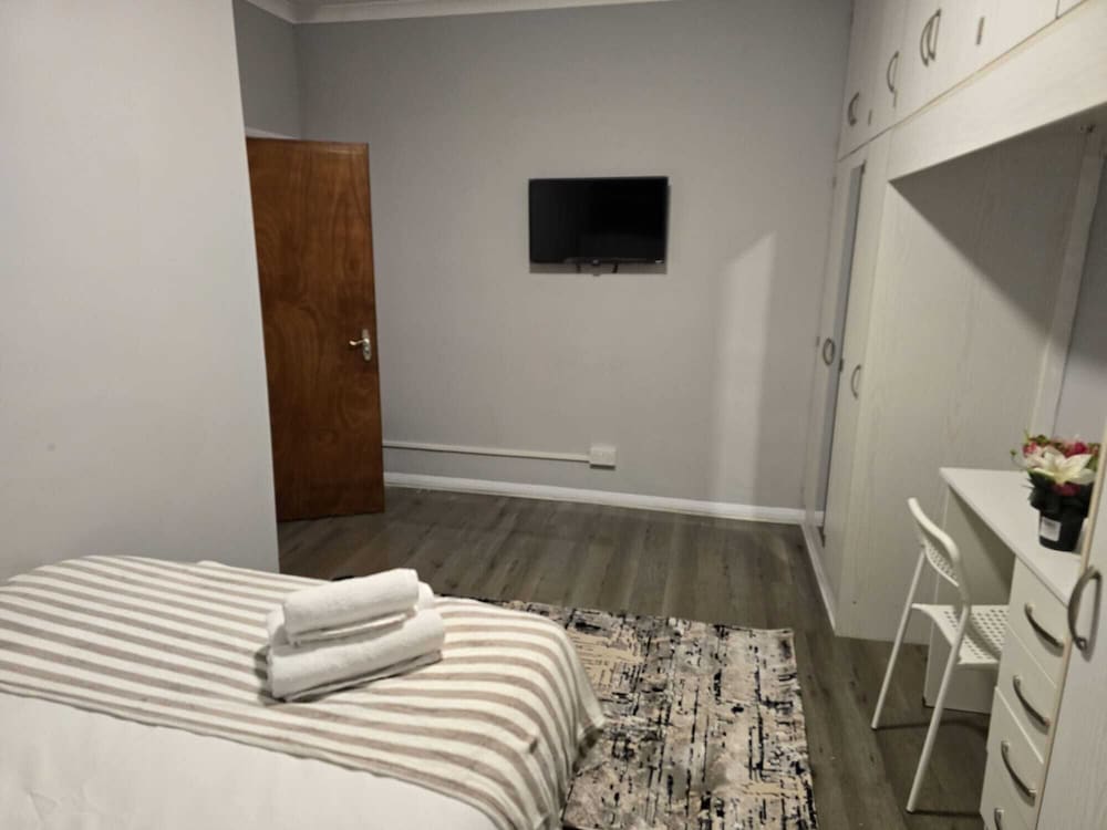 Heathrow roomzzzz B&B