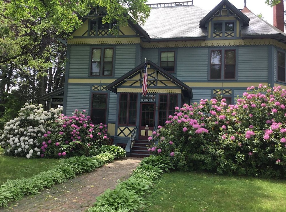 Amherst Inn