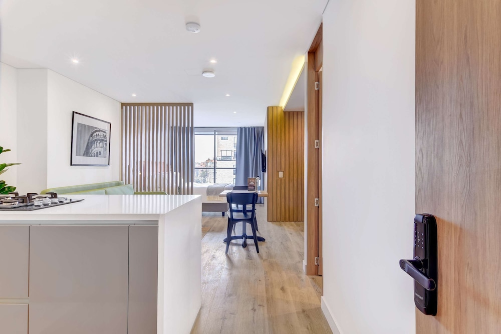 w Trendy Loft w Balcony in Santa Barbara