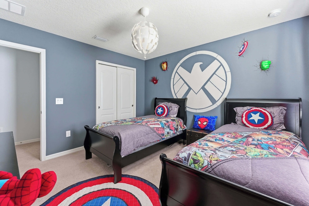Family 6BR Home, Pool & Game Room