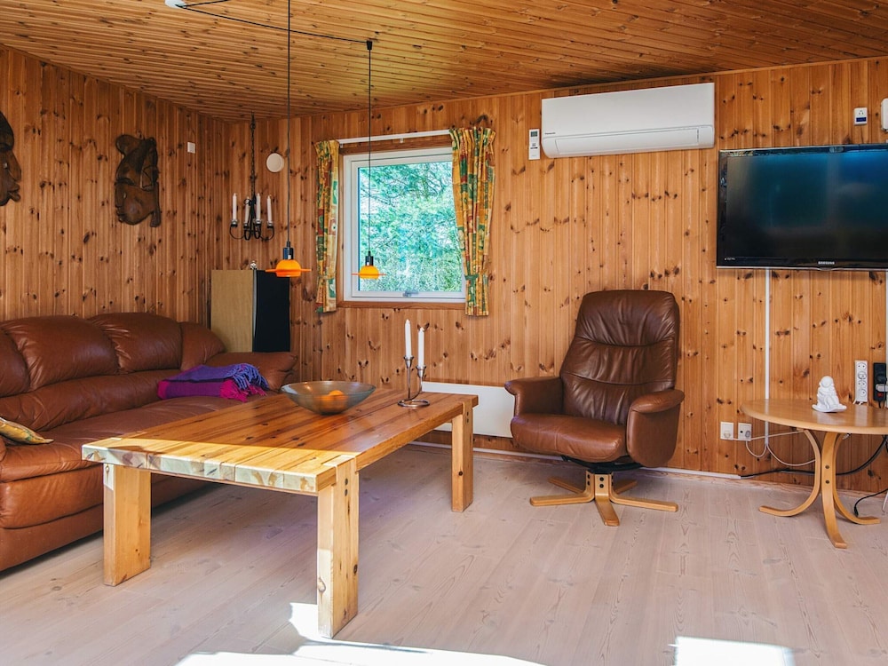 6 Person Holiday Home in Oster Assels