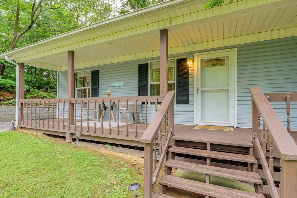 3 Mi to Cherokee Reservoir: Blue Haven Bungalow