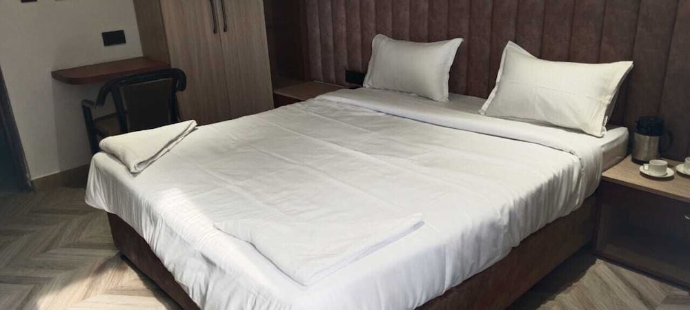 Hotel B K Stay
